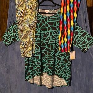 LulaRoe Bundle 3XL  with two pair of tc2 leggings